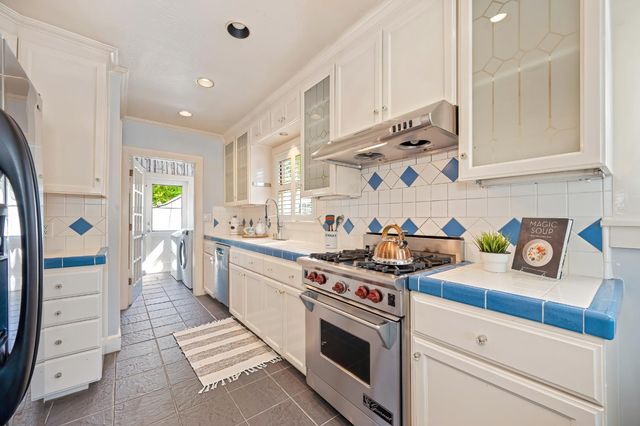 2509 8th Ave, Sacramento, CA 95818