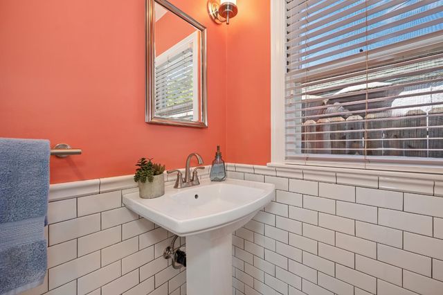 2509 8th Ave, Sacramento, CA 95818