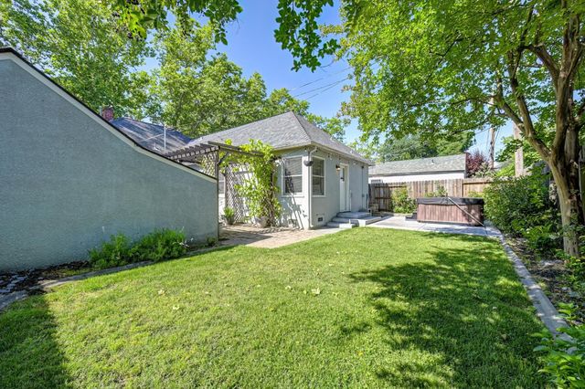 2509 8th Ave, Sacramento, CA 95818