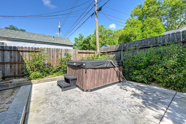 2509 8th Ave, Sacramento, CA 95818