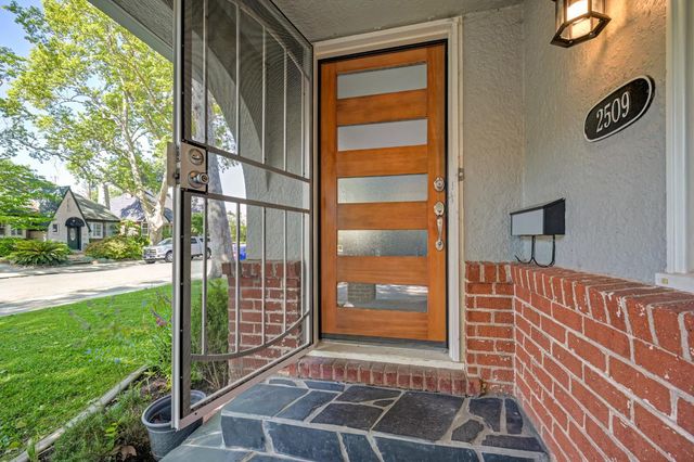 2509 8th Ave, Sacramento, CA 95818