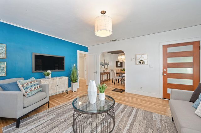 2509 8th Ave, Sacramento, CA 95818