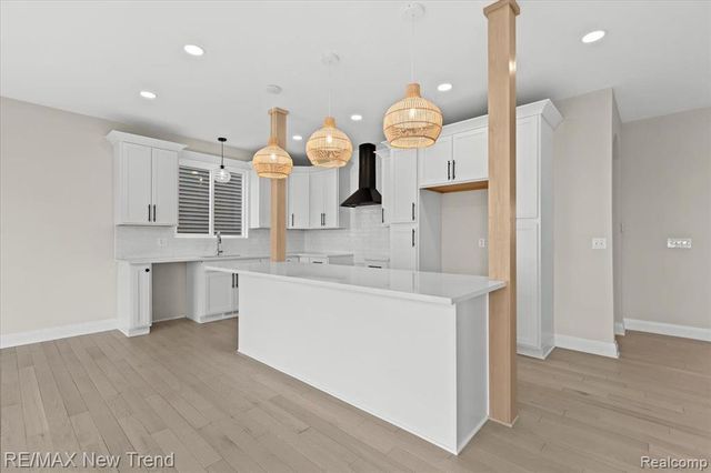 209 Mountain View Lane, Milford, MI 48381