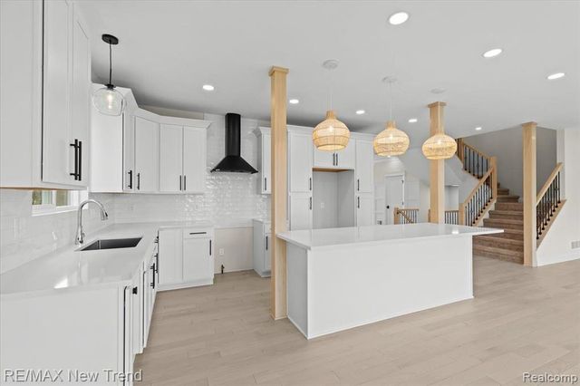 209 Mountain View Lane, Milford, MI 48381