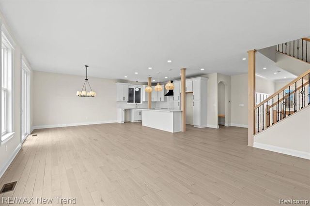 209 Mountain View Lane, Milford, MI 48381