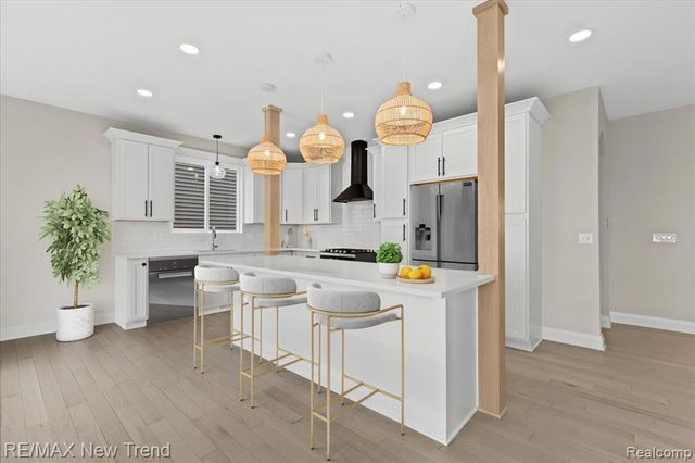 209 Mountain View Lane, Milford, MI 48381