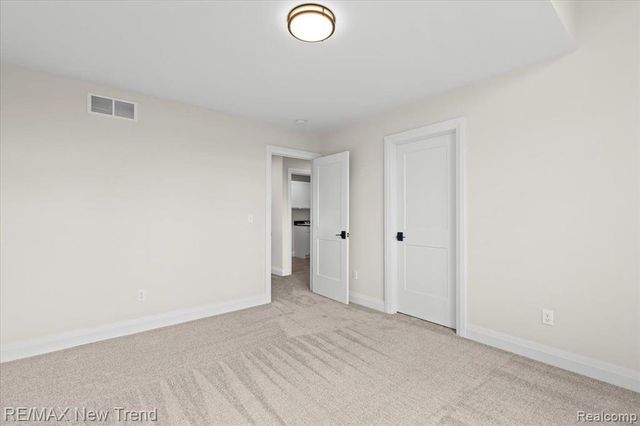209 Mountain View Lane, Milford, MI 48381