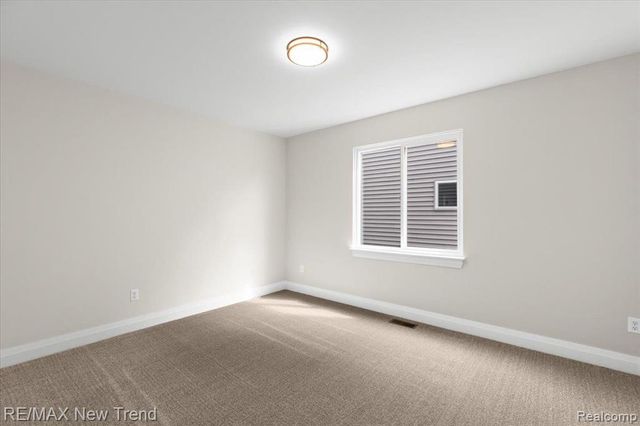 209 Mountain View Lane, Milford, MI 48381