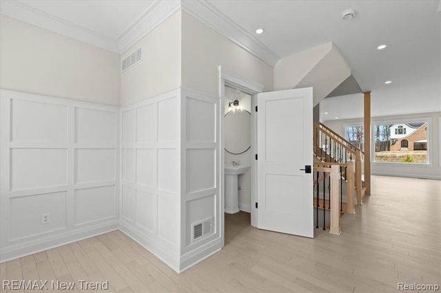 209 Mountain View Lane, Milford, MI 48381