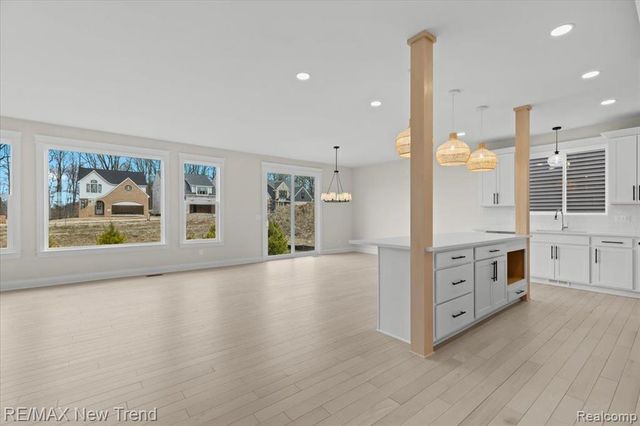 209 Mountain View Lane, Milford, MI 48381