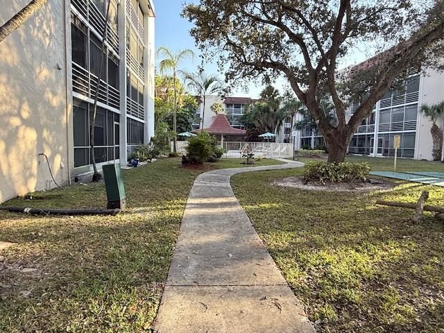 3581 Inverrary Drive Unit 103, Lauderhill, FL 33319