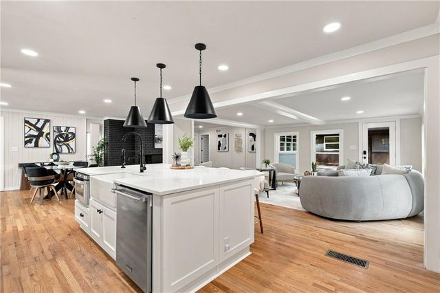 1988 Brewer Boulevard SW, Atlanta, GA 30310