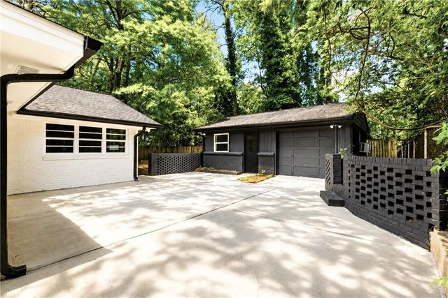 1988 Brewer Boulevard SW, Atlanta, GA 30310