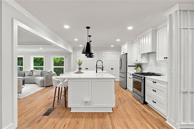 1988 Brewer Boulevard SW, Atlanta, GA 30310