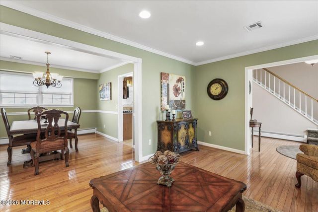 5 Pine Lane, Marlboro, NJ 07746