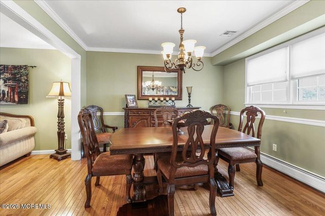 5 Pine Lane, Marlboro, NJ 07746