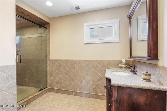 5 Pine Lane, Marlboro, NJ 07746