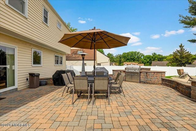 5 Pine Lane, Marlboro, NJ 07746