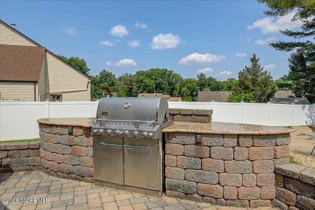 5 Pine Lane, Marlboro, NJ 07746