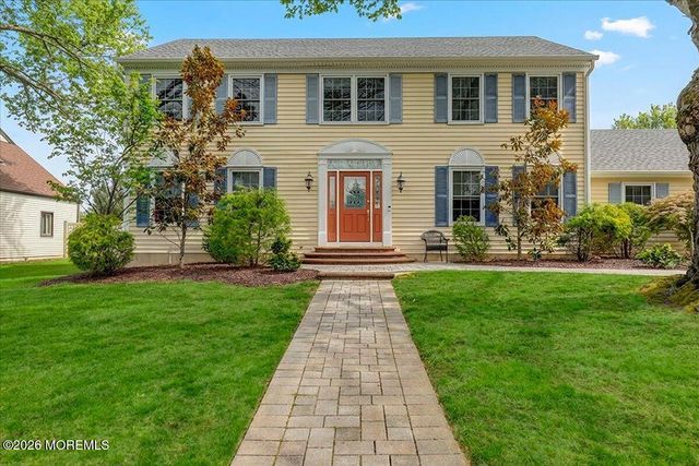 5 Pine Lane, Marlboro, NJ 07746
