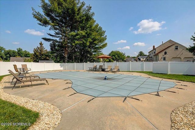 5 Pine Lane, Marlboro, NJ 07746