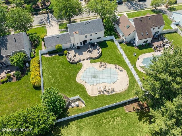 5 Pine Lane, Marlboro, NJ 07746