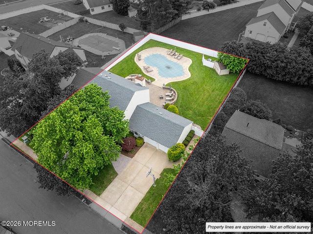 5 Pine Lane, Marlboro, NJ 07746