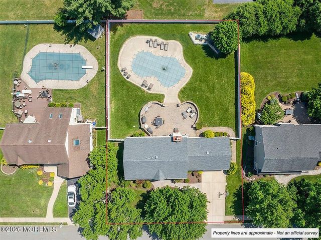 5 Pine Lane, Marlboro, NJ 07746