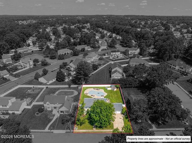 5 Pine Lane, Marlboro, NJ 07746