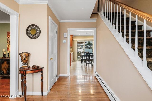 5 Pine Lane, Marlboro, NJ 07746