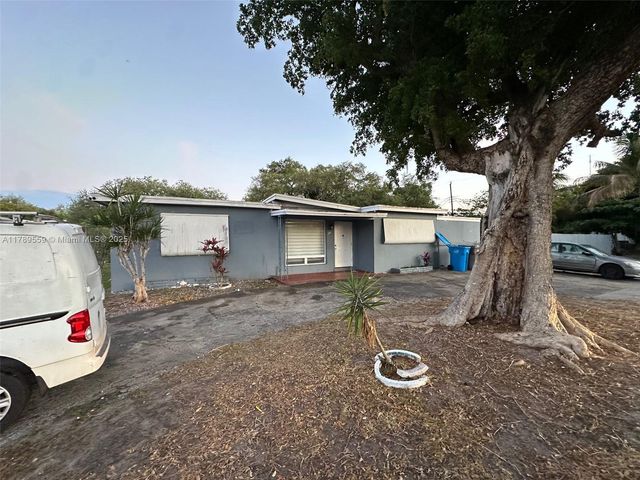 100 Virginia Rd, West Park, FL 33023