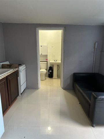 100 Virginia Rd, West Park, FL 33023