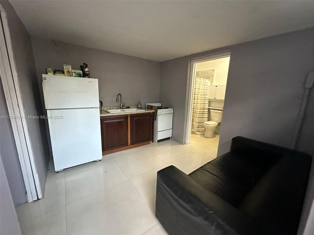 100 Virginia Rd, West Park, FL 33023