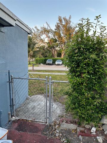 100 Virginia Rd, West Park, FL 33023