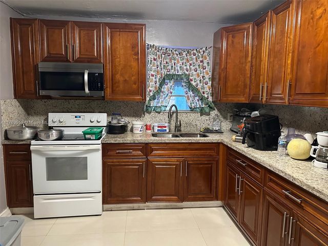 100 Virginia Rd, West Park, FL 33023