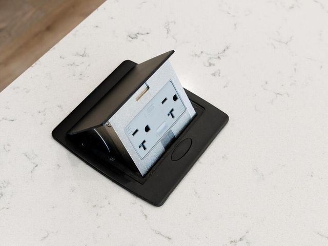 13761 Hollybrook Circle, Apple Valley, MN 55124