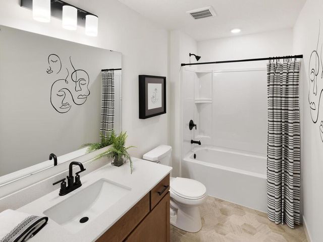 13761 Hollybrook Circle, Apple Valley, MN 55124