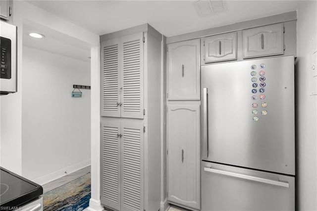 180 Seaview CT 1009, Marco Island, FL 34145