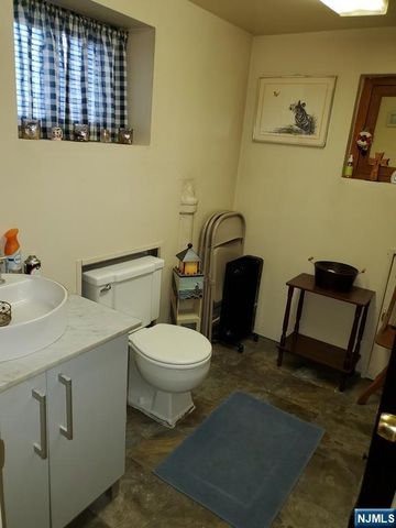 454 Park Avenue, Fairview, NJ 07022