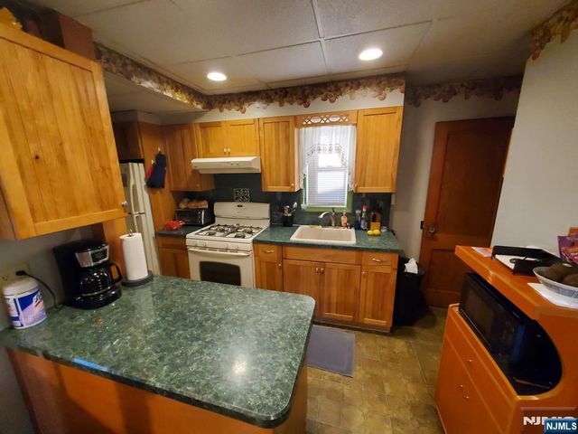 454 Park Avenue, Fairview, NJ 07022