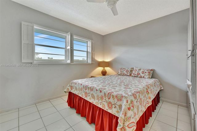 4805 NW 35th St 603, Lauderdale Lakes, FL 33319