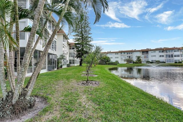 4805 NW 35th St 603, Lauderdale Lakes, FL 33319