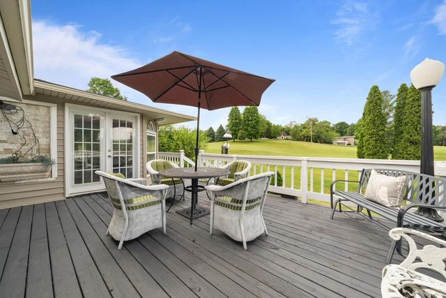 262 Castle TERRACE, Fontana, WI 53125