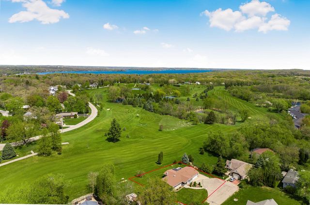 262 Castle TERRACE, Fontana, WI 53125