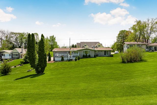 262 Castle TERRACE, Fontana, WI 53125