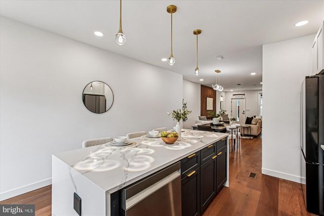 218 15TH ST NE, Washington, DC 20002