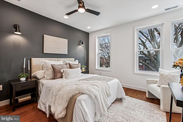 218 15TH ST NE, Washington, DC 20002