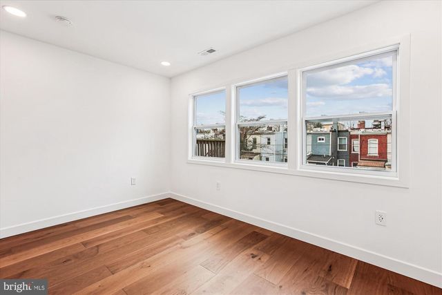 218 15TH ST NE, Washington, DC 20002