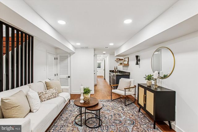 218 15TH ST NE, Washington, DC 20002