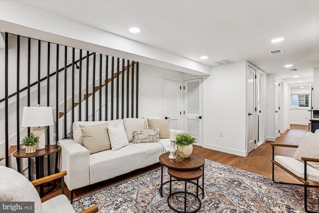 218 15TH ST NE, Washington, DC 20002